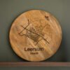 Rond houten dienblad met lasergravure van Leersum Utrecht, persoonlijk kado en wanddecoratie in één